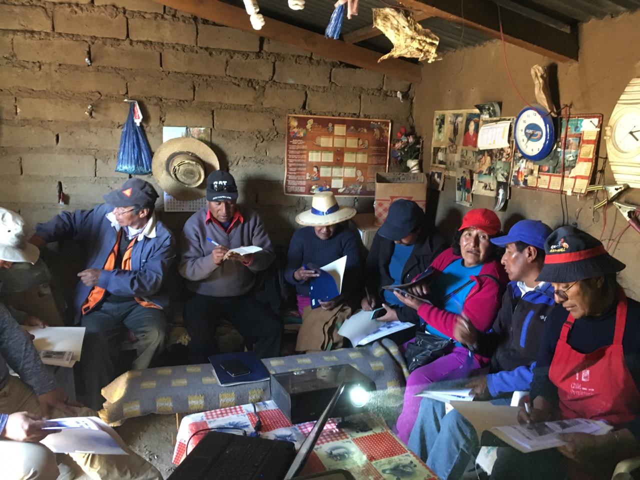 Ganaderos del altiplano realizan curso de Enfermero Veterinario