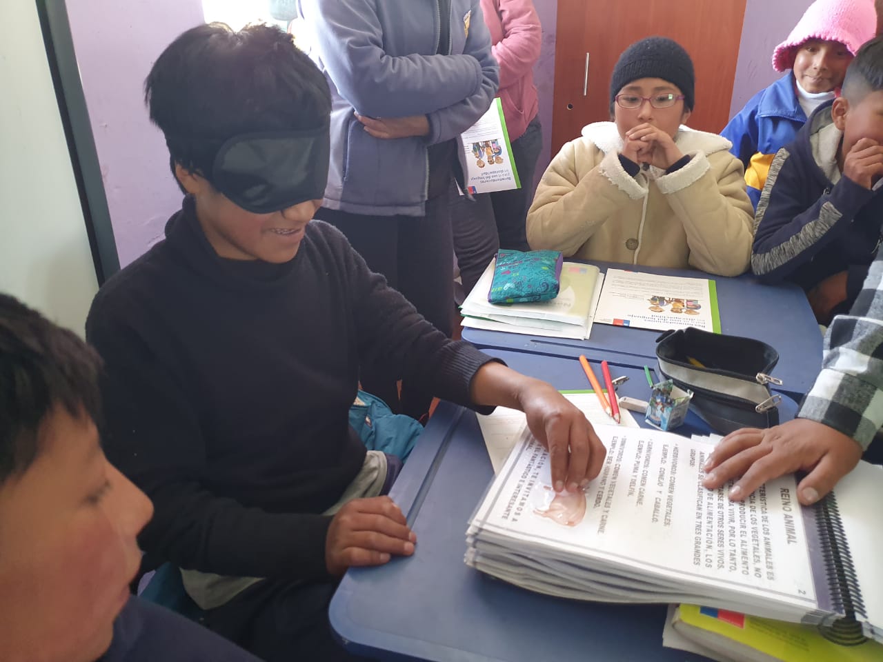 Estudiantes de Caquena y Parinacota realizan taller de discapacidad
