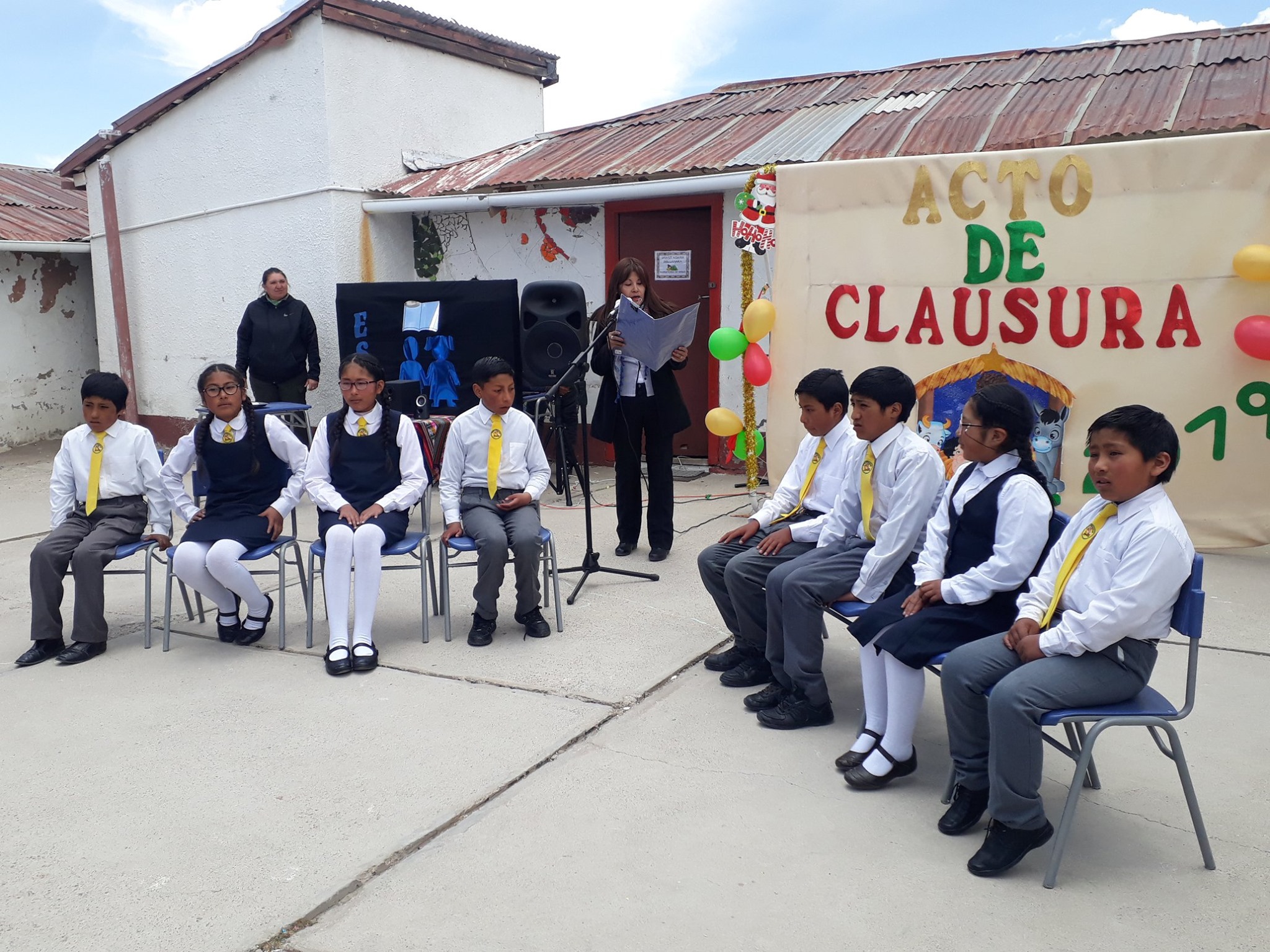 Emotiva ceremonia realiza escuela Cotacotani de Parinacota